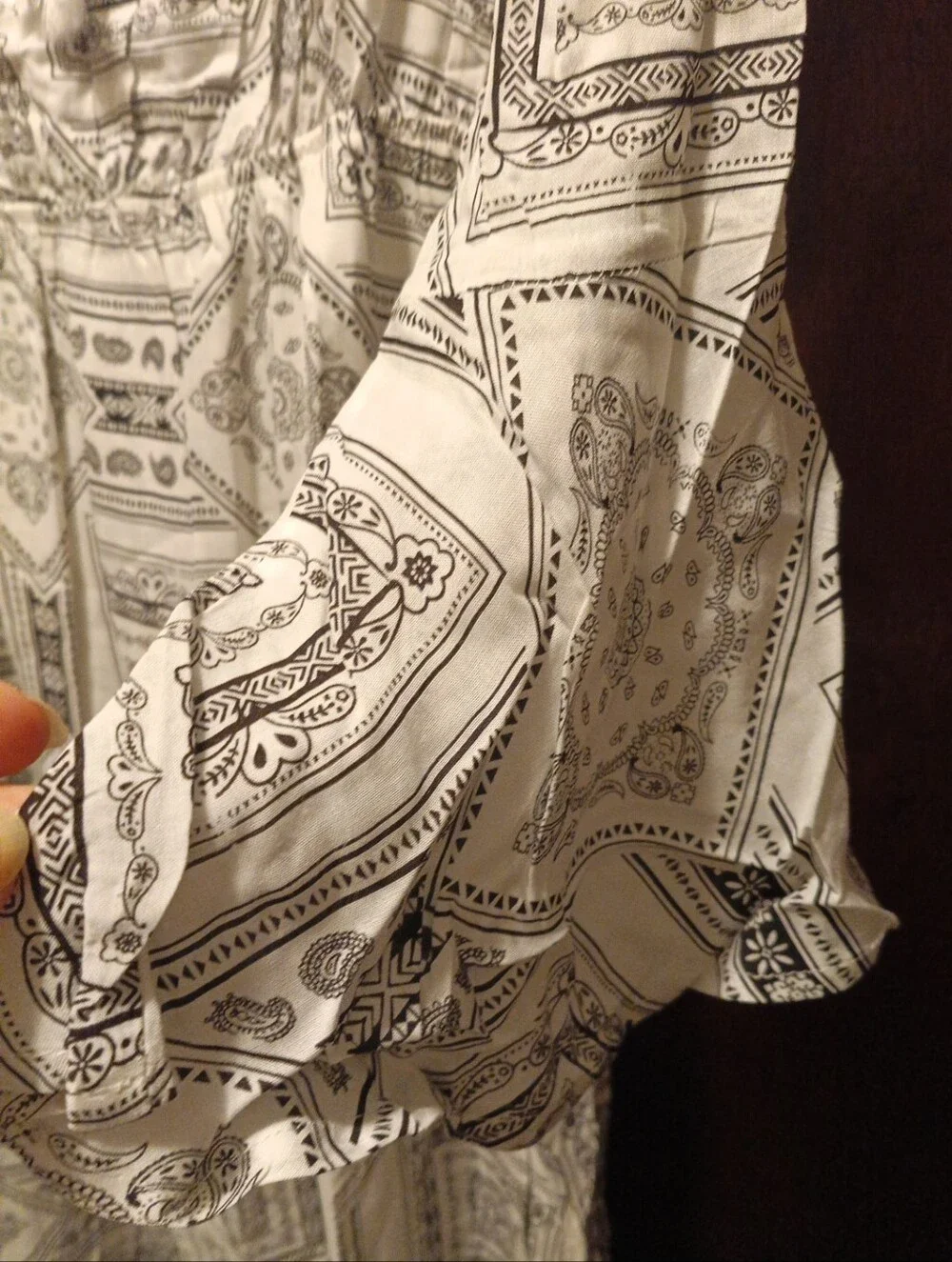 Hayden LA NWT Newspaper Paisley Print Maxi Dress Flutter Cuffed Sleeve Size Med
